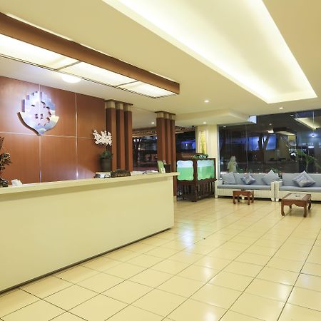 Hotel Reddoorz @ Raya Kuta Kuta Lombok Esterno foto