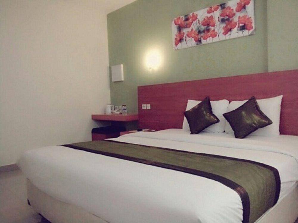 Hotel Reddoorz @ Raya Kuta Kuta Lombok Esterno foto