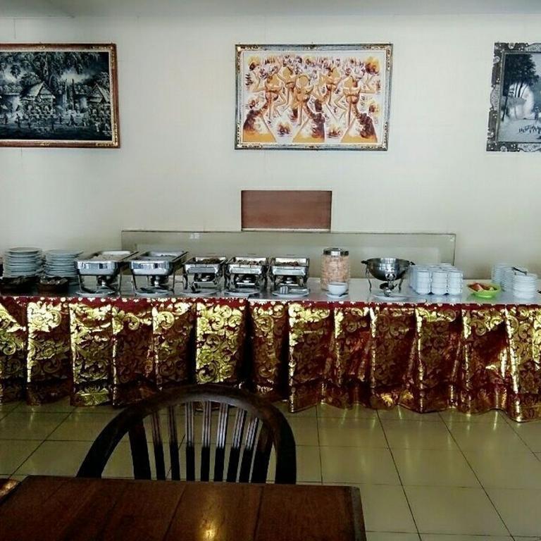 Hotel Reddoorz @ Raya Kuta Kuta Lombok Esterno foto