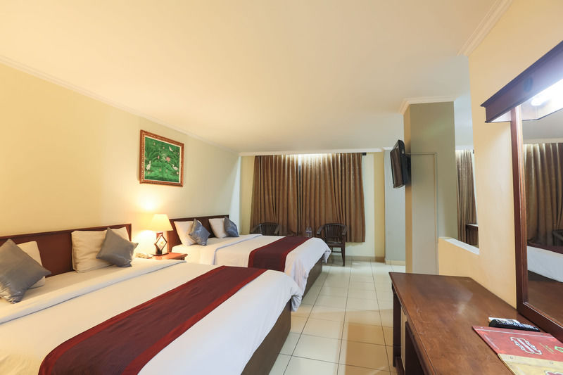 Hotel Reddoorz @ Raya Kuta Kuta Lombok Esterno foto