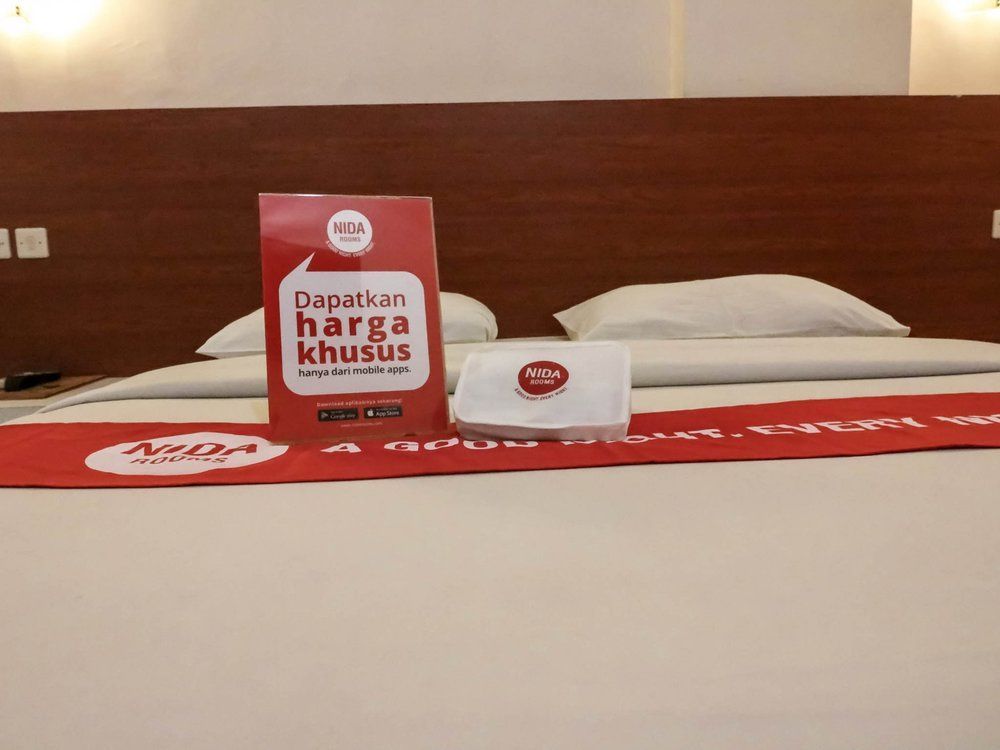Hotel Reddoorz @ Raya Kuta Kuta Lombok Esterno foto