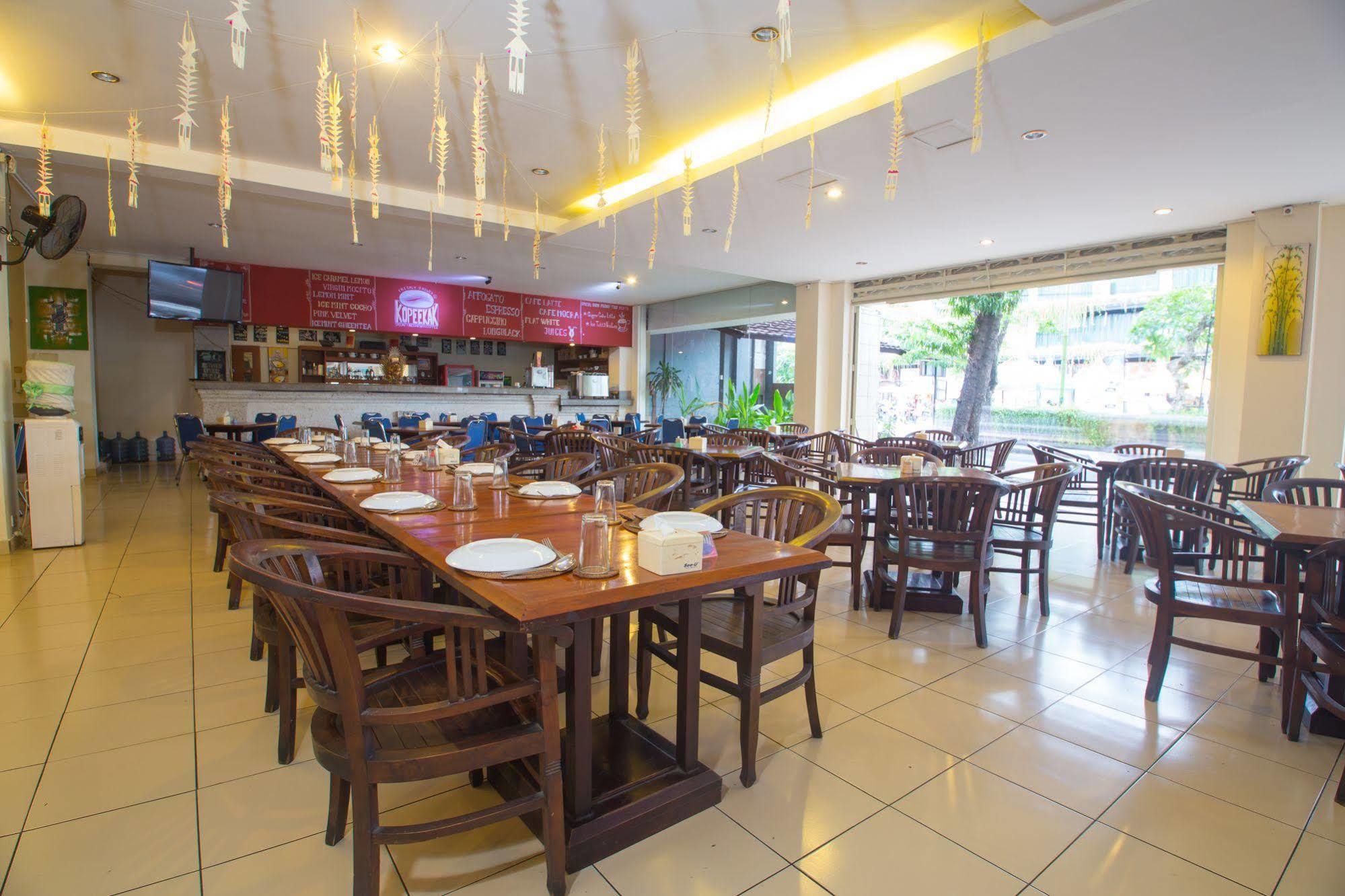 Hotel Reddoorz @ Raya Kuta Kuta Lombok Esterno foto