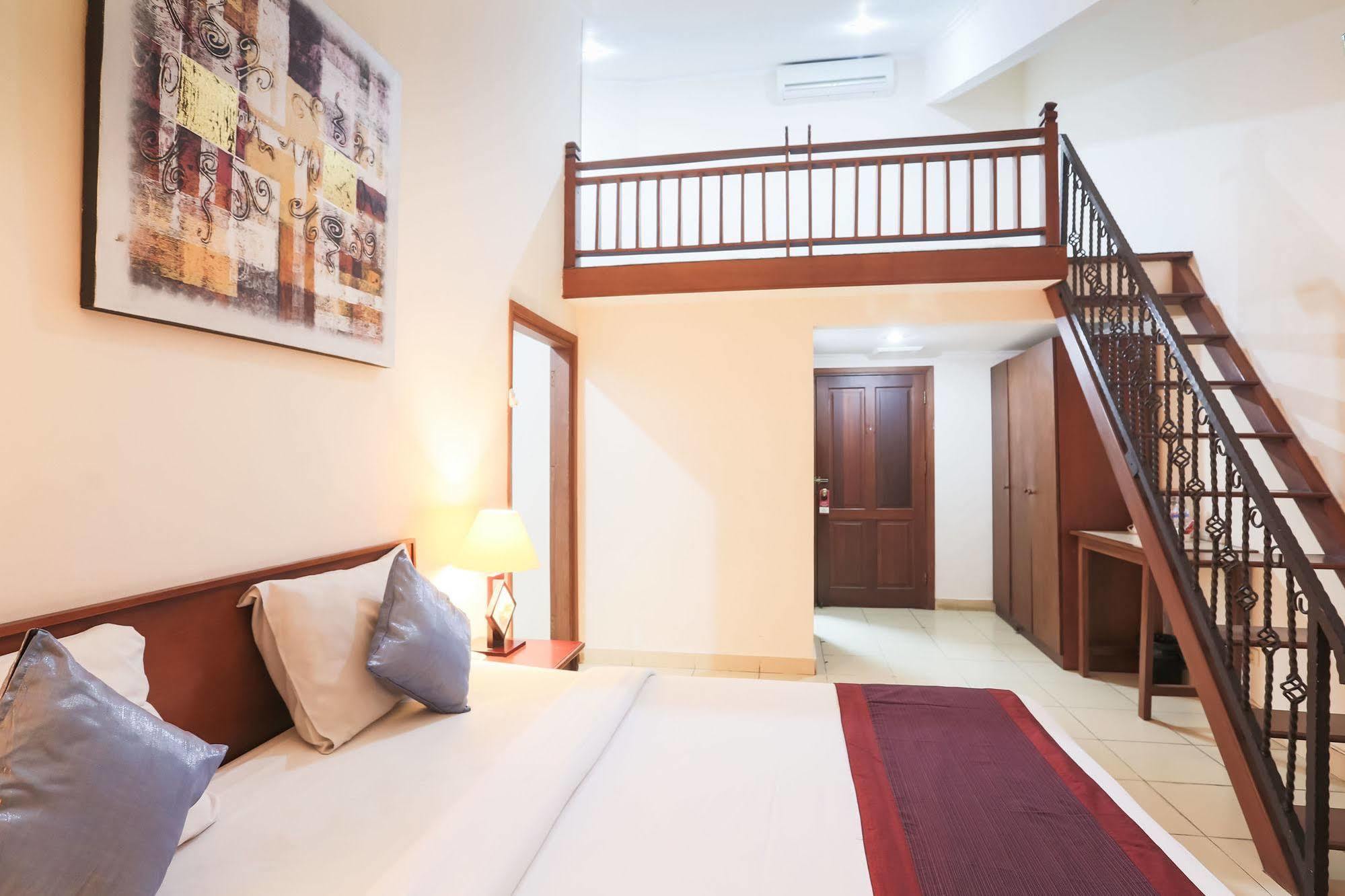 Hotel Reddoorz @ Raya Kuta Kuta Lombok Esterno foto