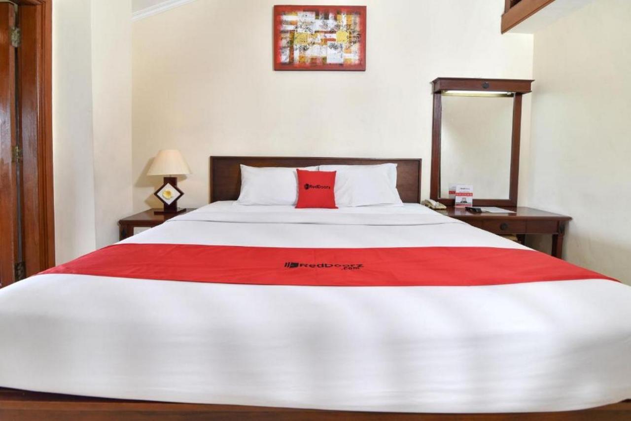 Hotel Reddoorz @ Raya Kuta Kuta Lombok Esterno foto
