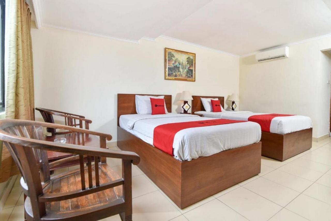 Hotel Reddoorz @ Raya Kuta Kuta Lombok Esterno foto
