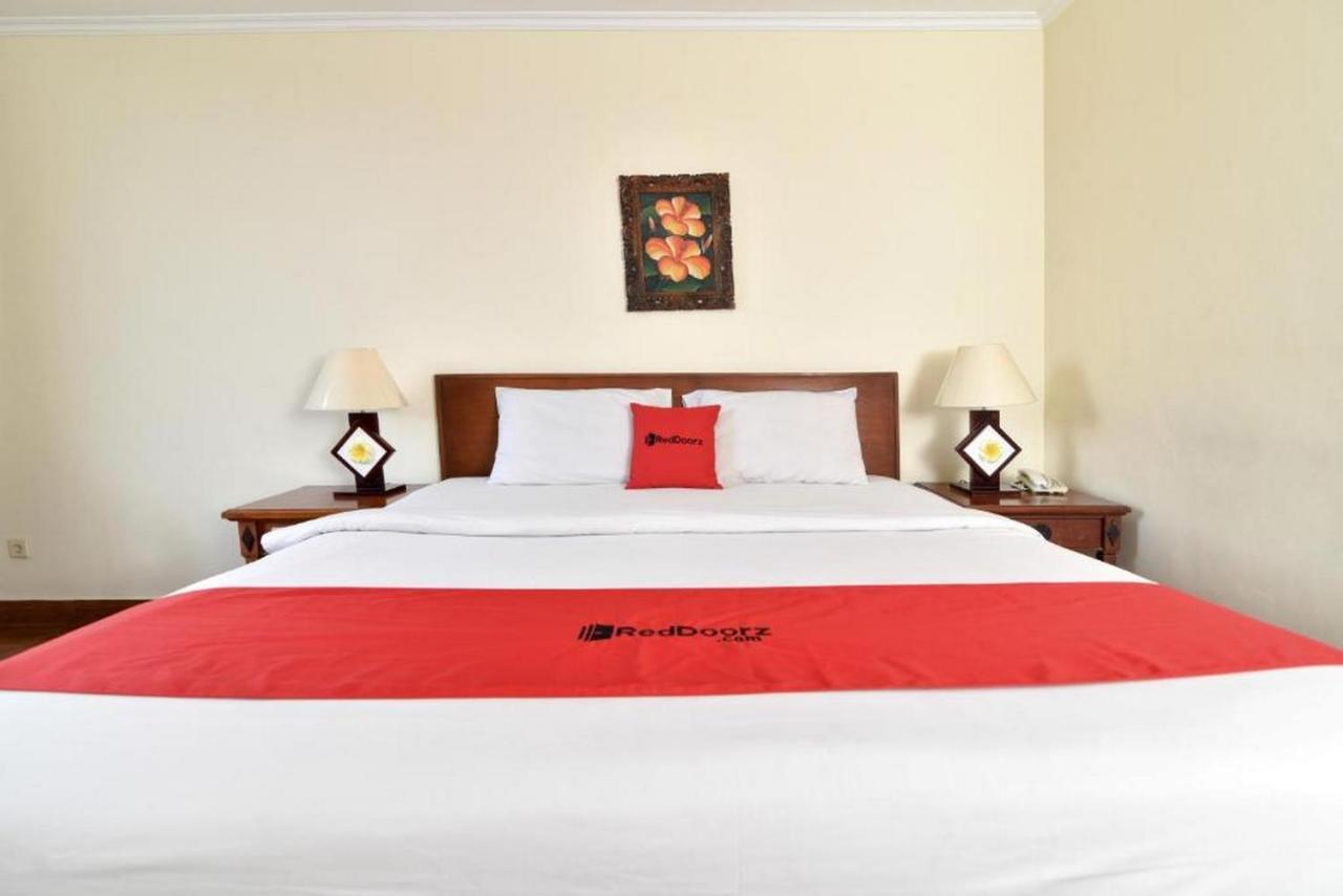 Hotel Reddoorz @ Raya Kuta Kuta Lombok Esterno foto