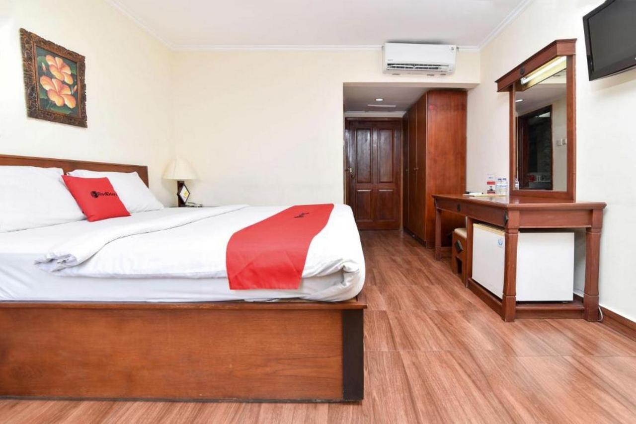 Hotel Reddoorz @ Raya Kuta Kuta Lombok Esterno foto