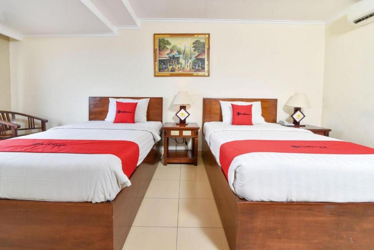 Hotel Reddoorz @ Raya Kuta Kuta Lombok Esterno foto