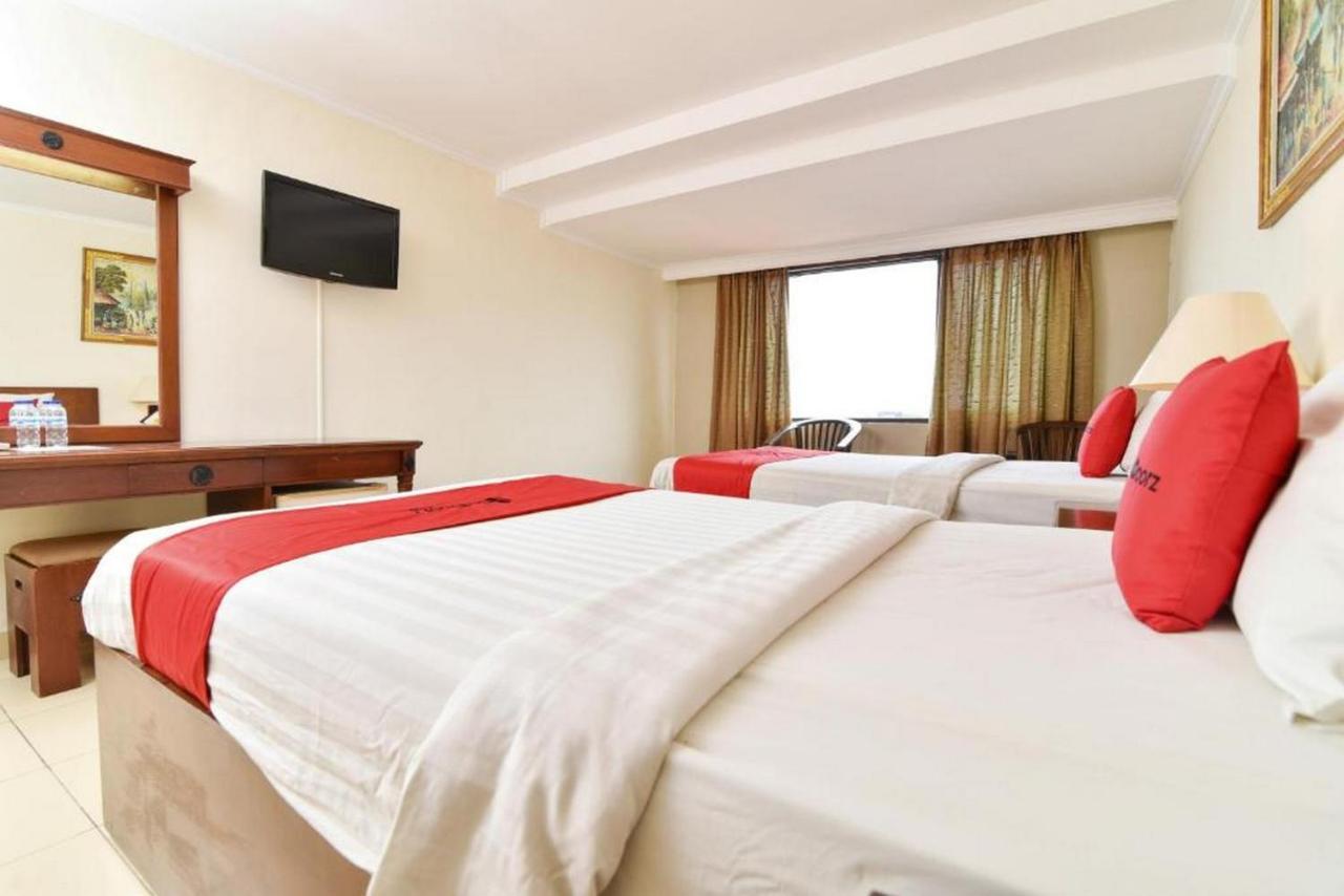 Hotel Reddoorz @ Raya Kuta Kuta Lombok Esterno foto
