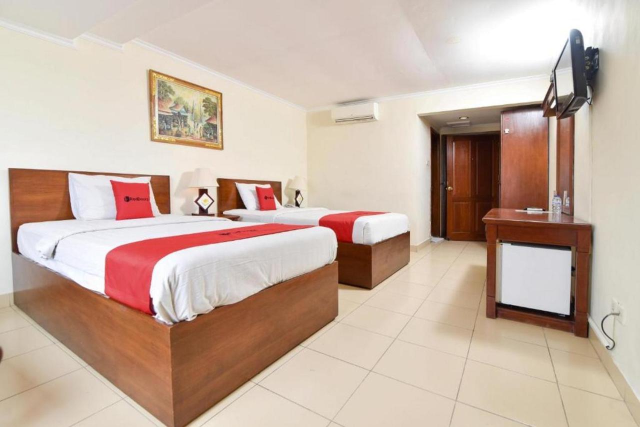 Hotel Reddoorz @ Raya Kuta Kuta Lombok Esterno foto